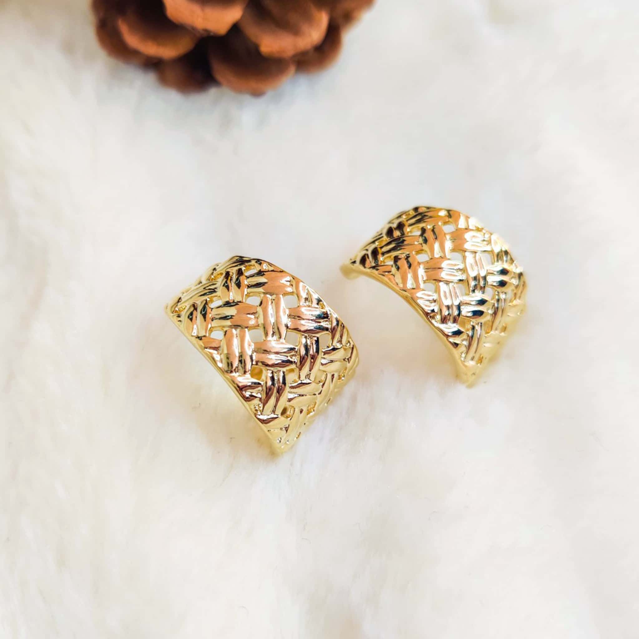 Bold Gold Hoop Earrings - Image 5