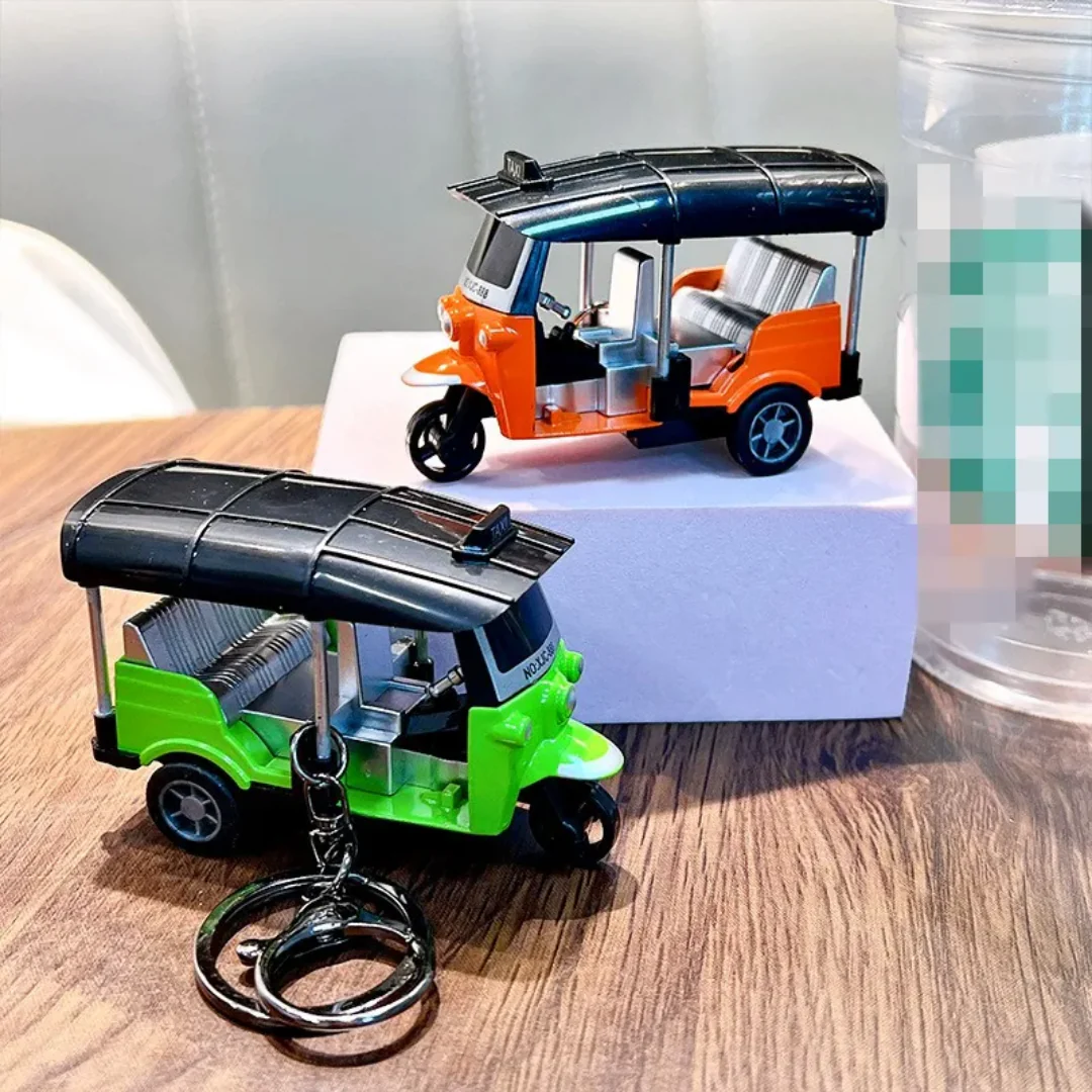 Classic Three-Wheeler Tuk-Tuk Auto Rickshaw Push-back Toy Keychain - Image 6