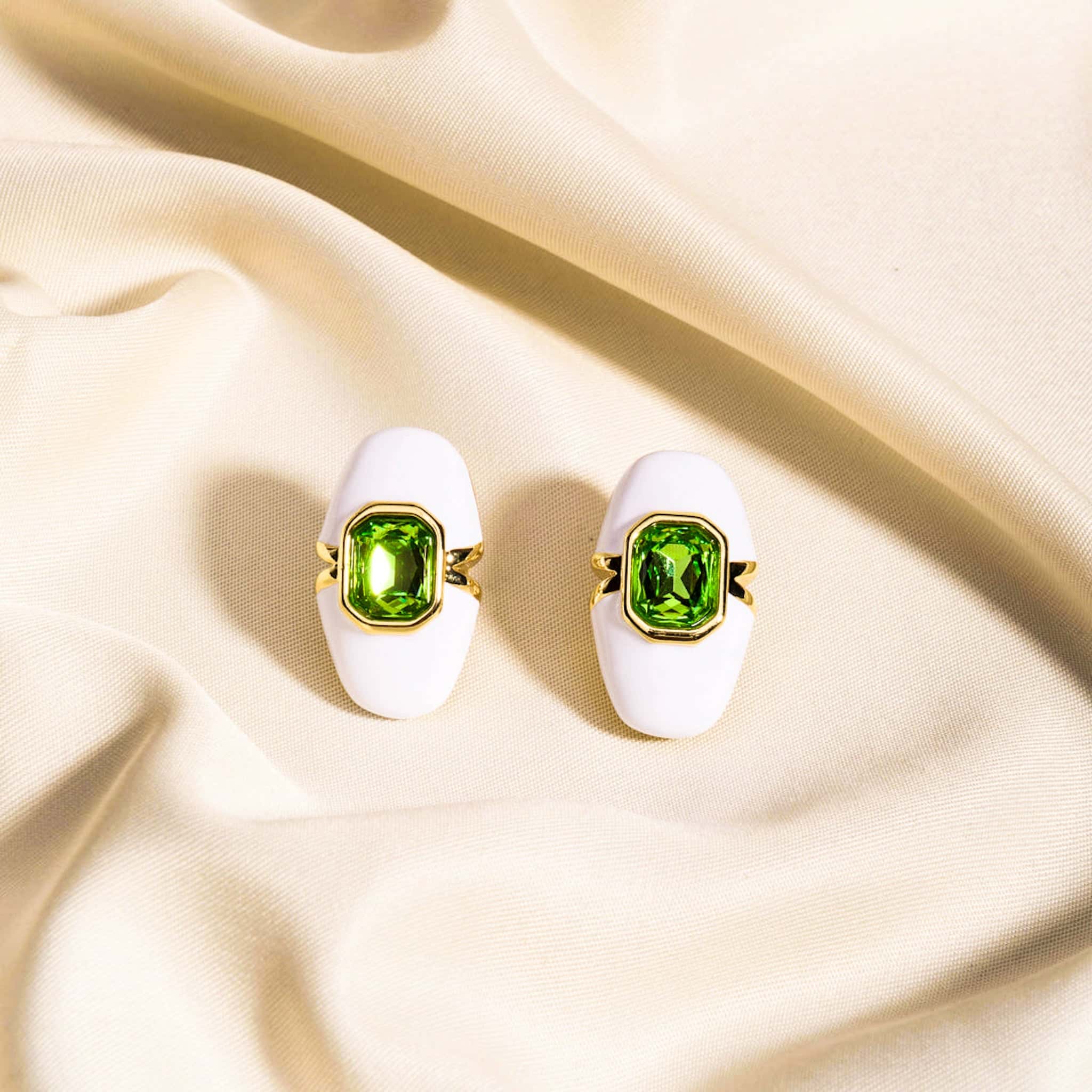 Emerald Bloom Pendant and Earrings Set - Image 3