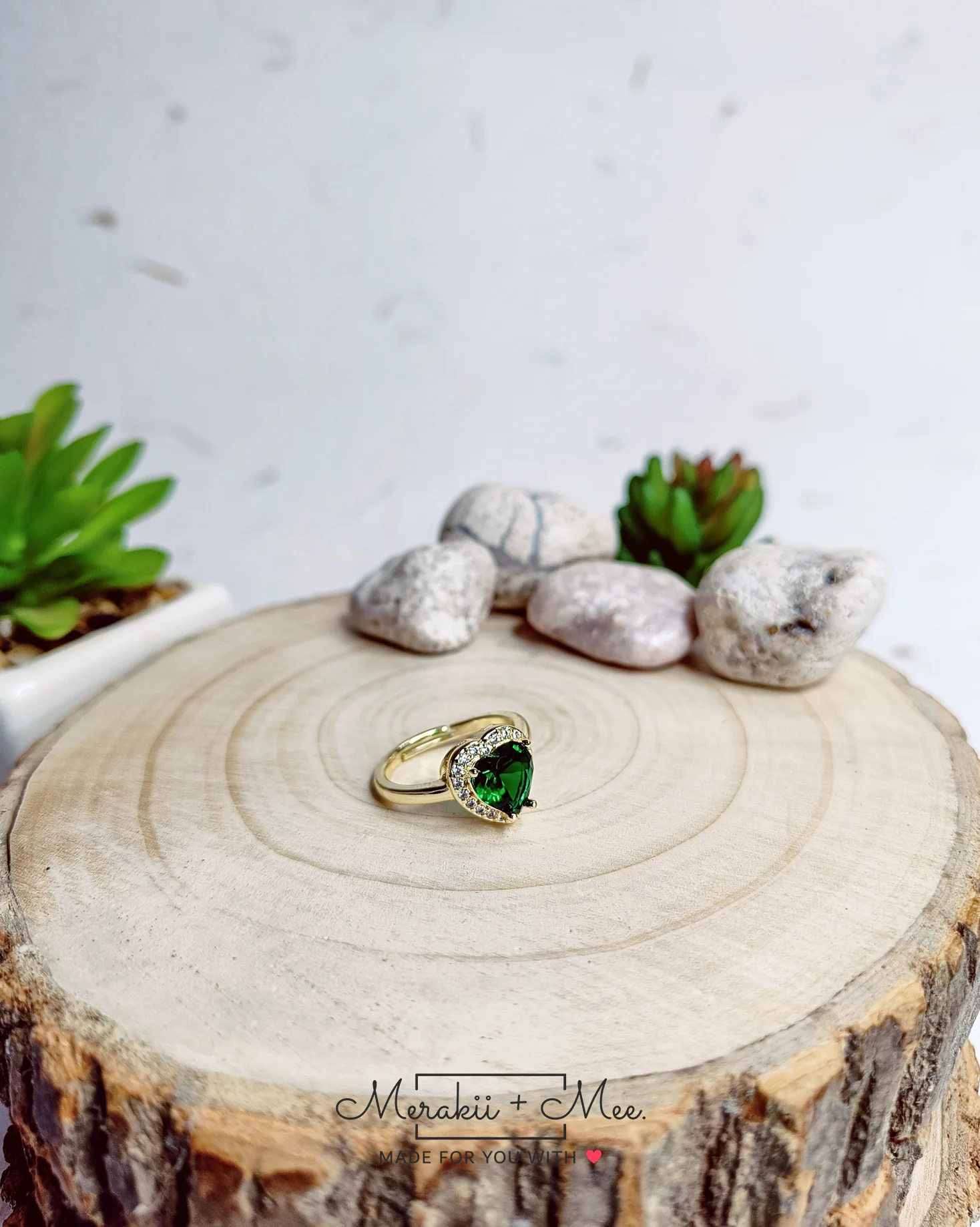 Emerald Heart Ring - Image 2