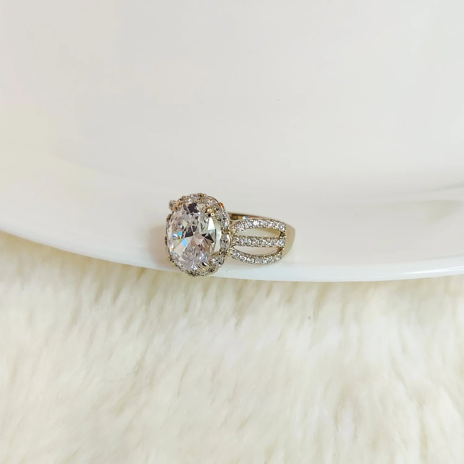 Enshrined Diamond Ring - Image 2