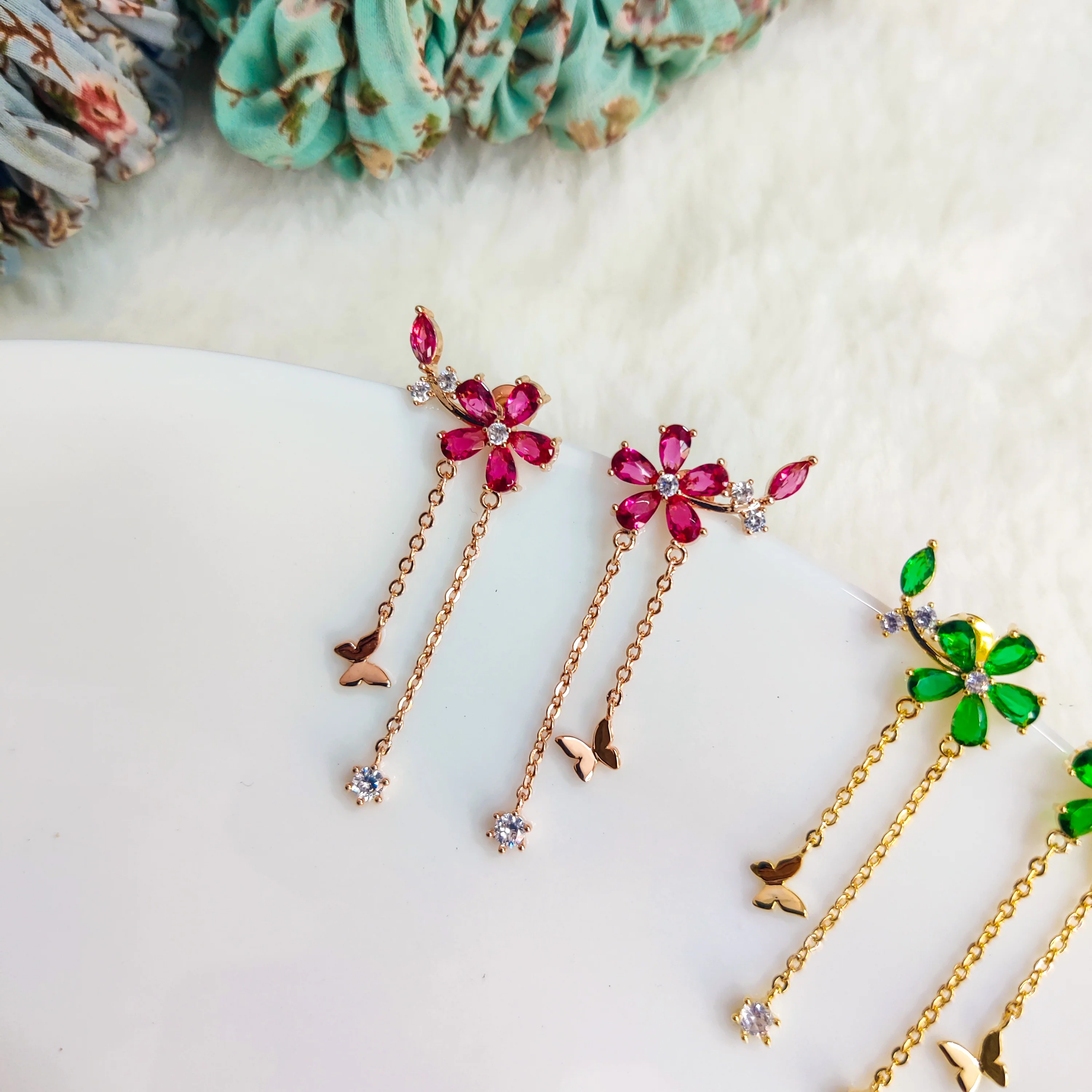 Crawling Floweret Dangling Earrings - Image 4