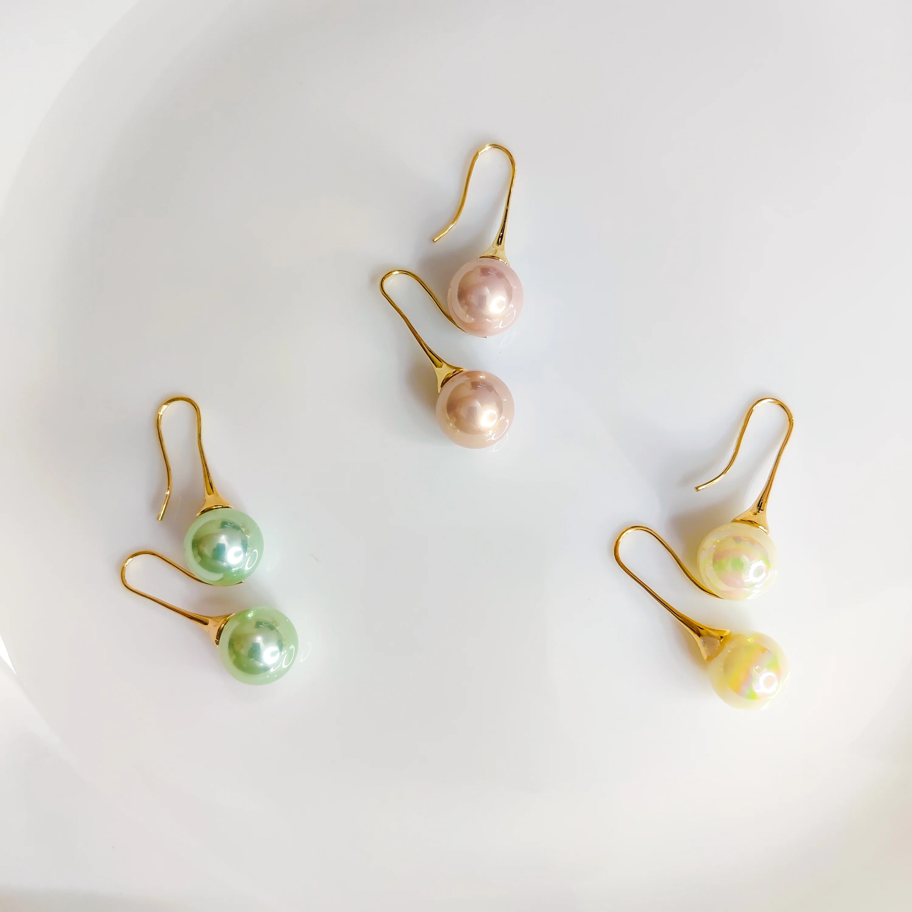 Long Shot Pearl Drop Earrings - Image 4