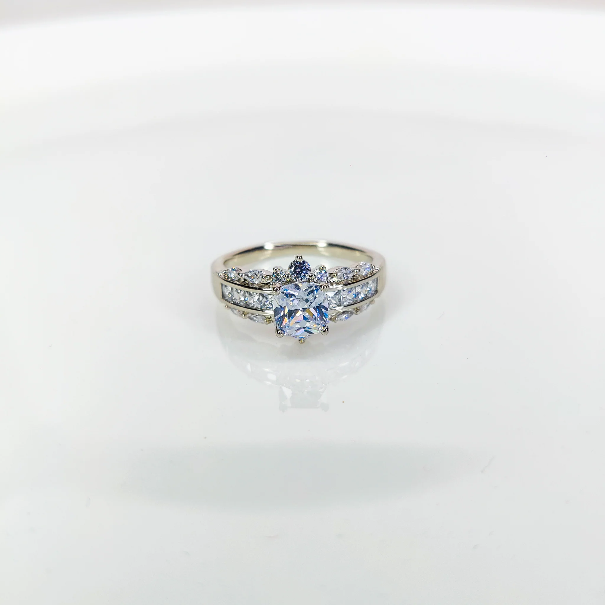 Majesty Solitaire Ring - Image 2