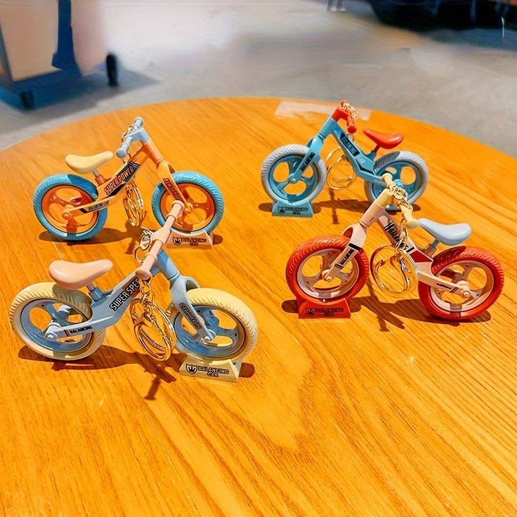 Quirky Bicycle Home Decoration Keychain - Image 12