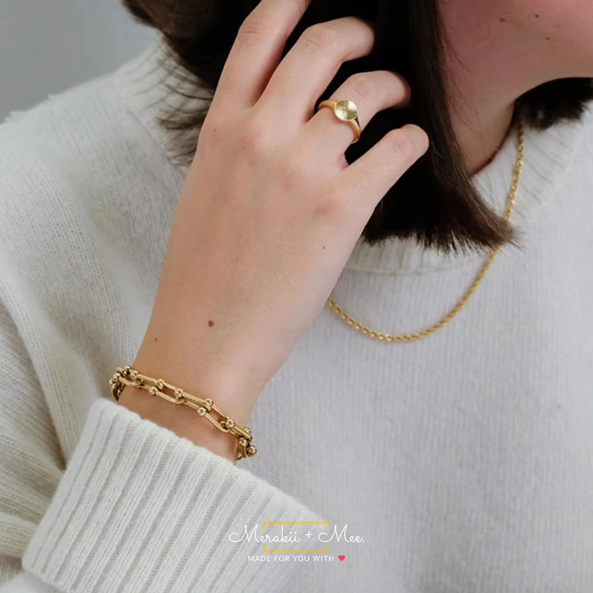 U-Link Chain Golden Bracelet - Image 5